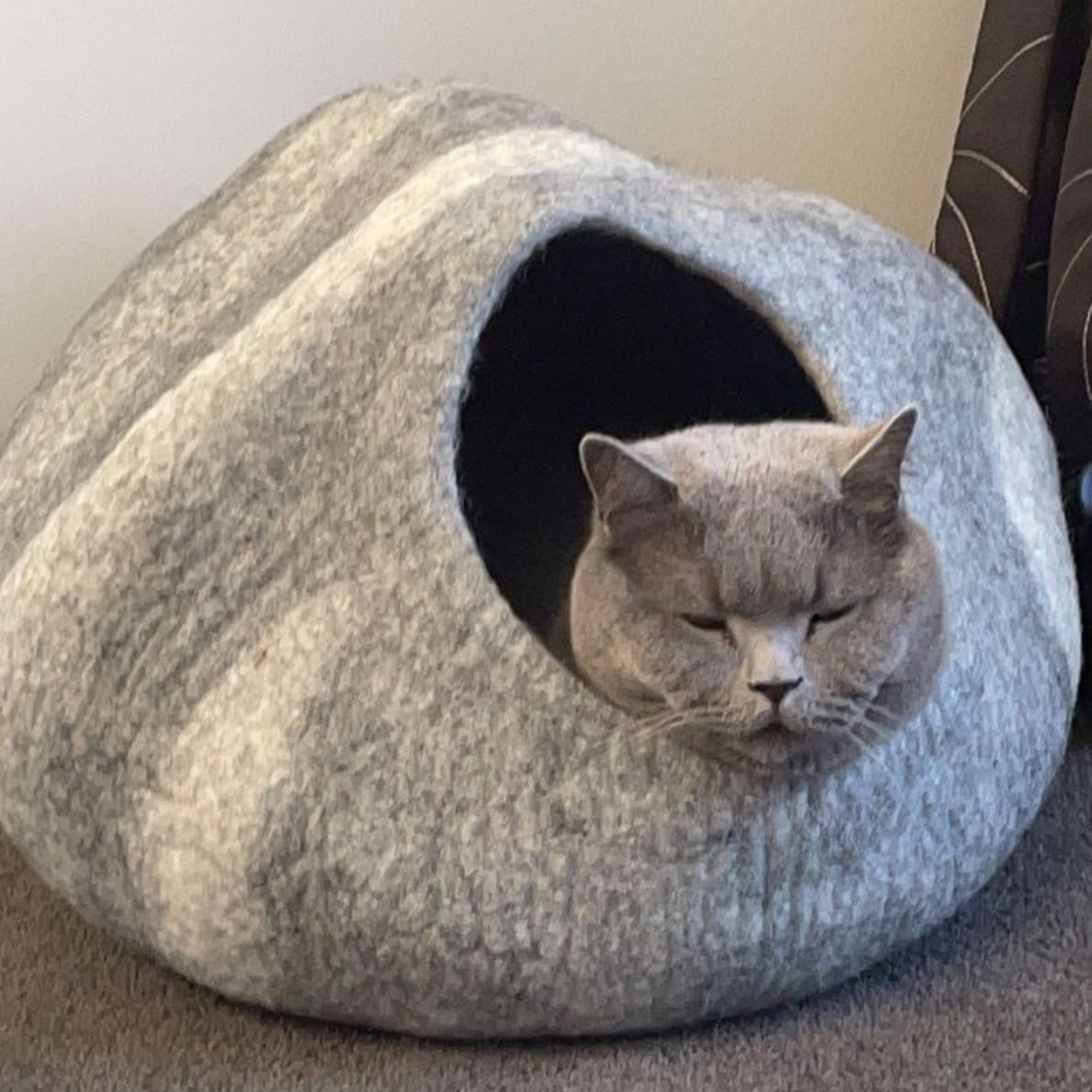 Felt Cat Cave – Light Grey River Stone
